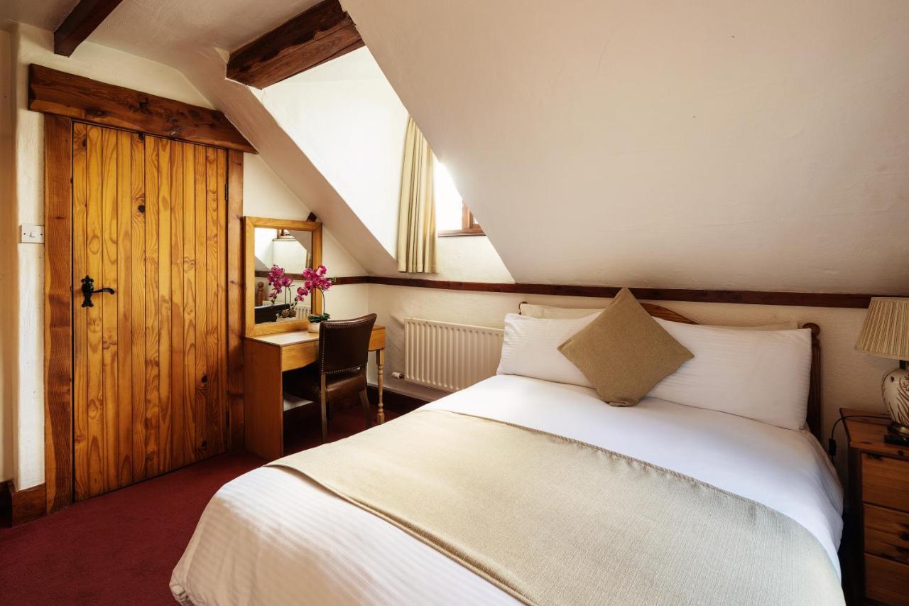 Tudor Bed & Breakfast 3*